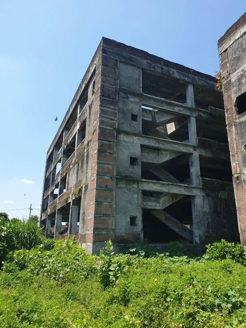Dijual Bangunan Hitung Tanah Eks Bank BHS Jl Merdeka Blitar