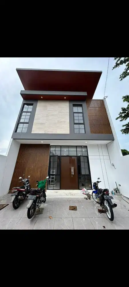 DIJUAL RUMAH SUTOREJO MODERN TROPICAL BARU GRESS SURABAYA