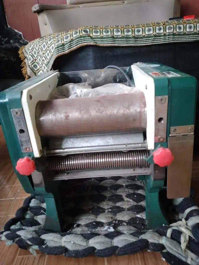 Mesin Maksindo(mesin pencetak mie)