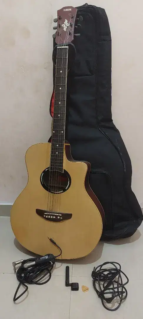 Gitar akustik elektrik banyak bonus nya