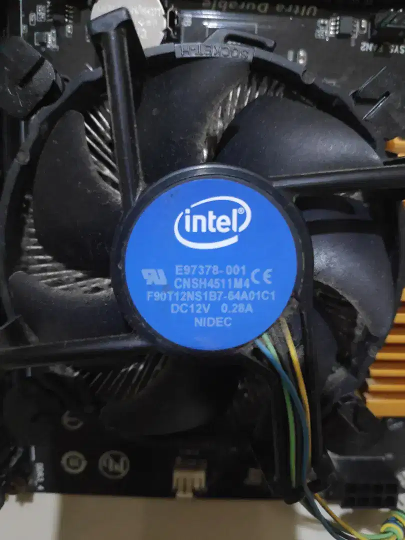 Processor Inter i5 + kipas