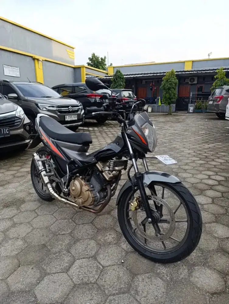 Bissmillah dijual motor Suzuki satria Fu 2013 istimewa