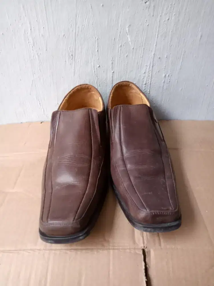 Sepatu kulit pria PIERRE CARDIN size 41 (preloved)