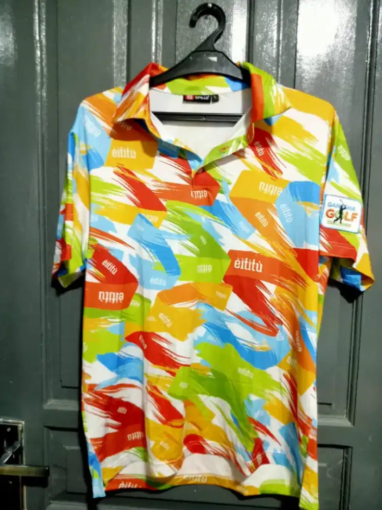 Berbagai jersey golf