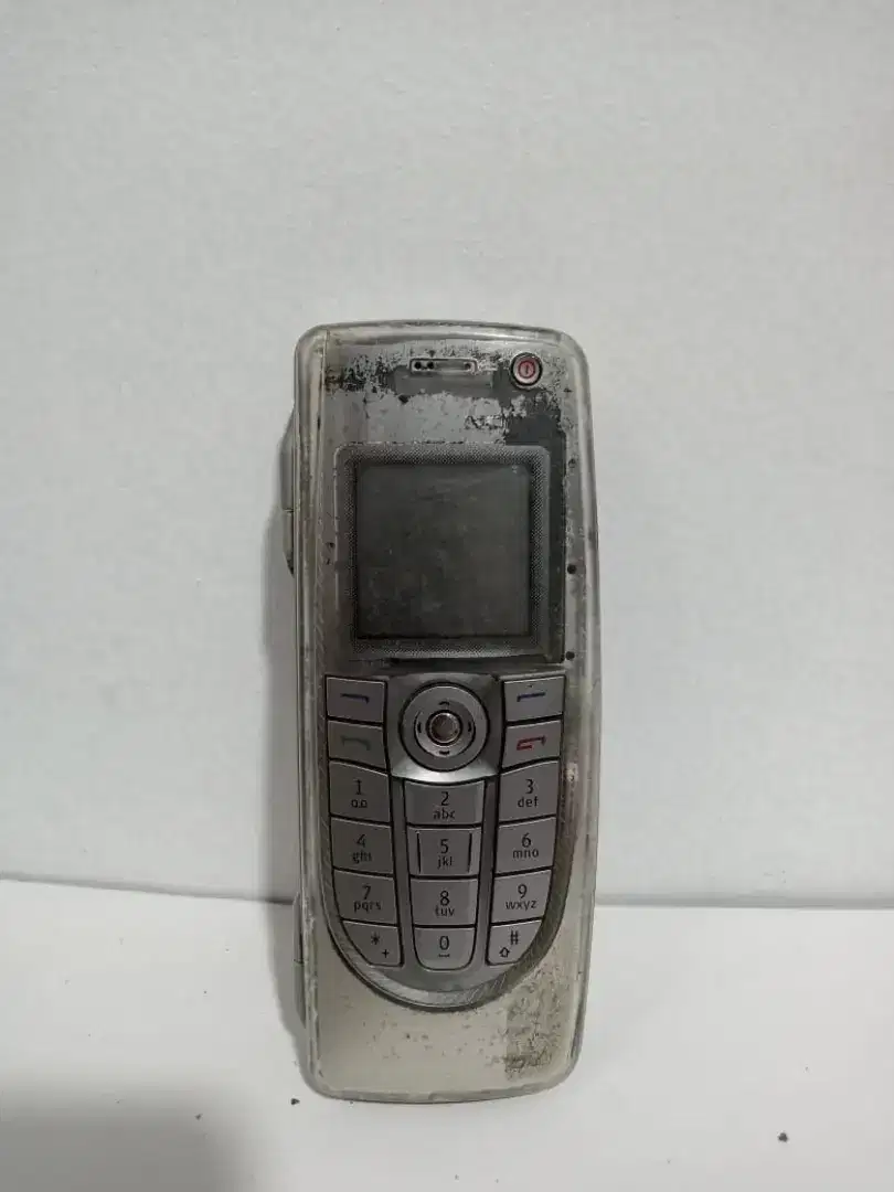 Hp Nokia 9300 (ada batre nya, kondisi mati ,ga ada tutup blkg nya )