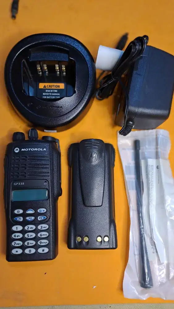 Ht Motorola Gp338is  Frekuensi Uhf 403Mhz sd 470Mhz Motorola Gp338 Uhf
