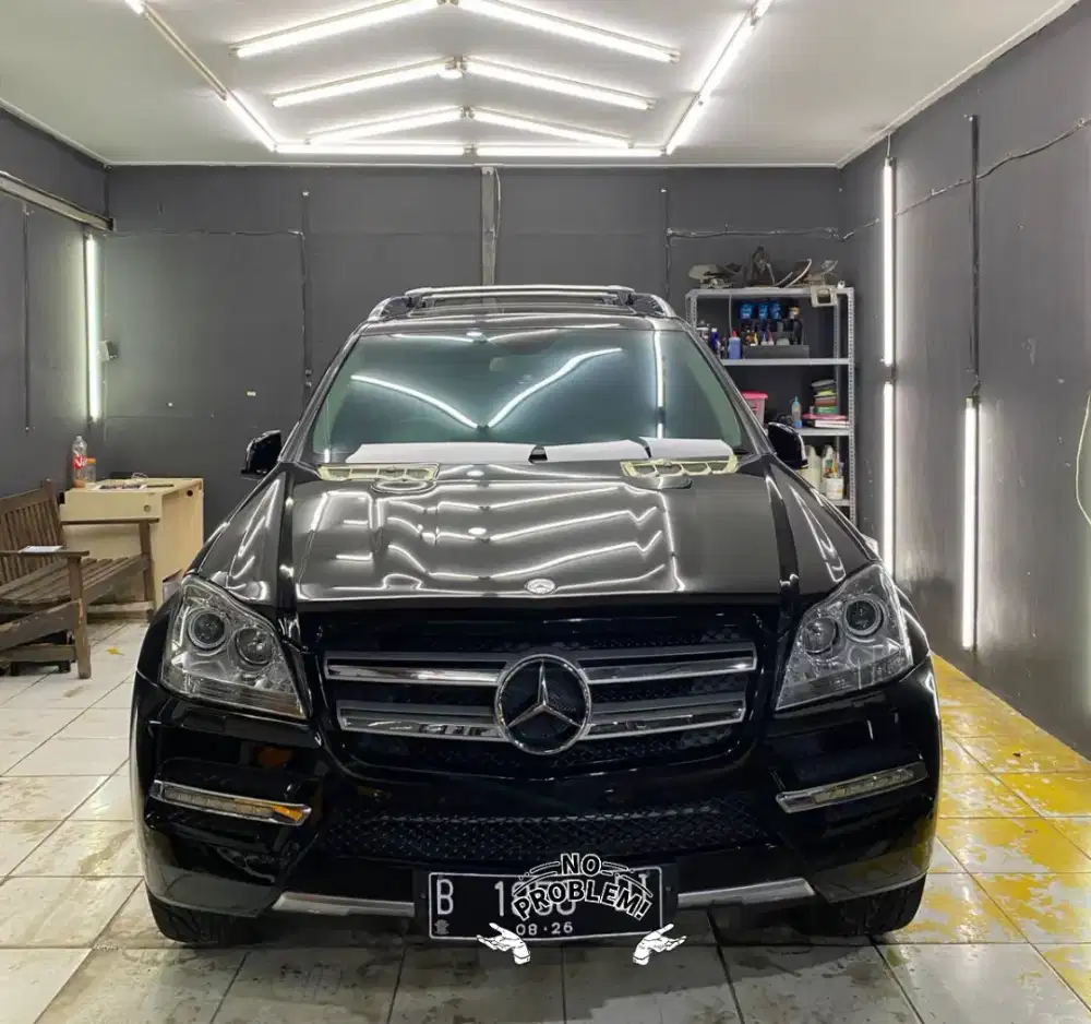Mercedes benz GL500 2011 Kondisi Orii 100% siap pakai
