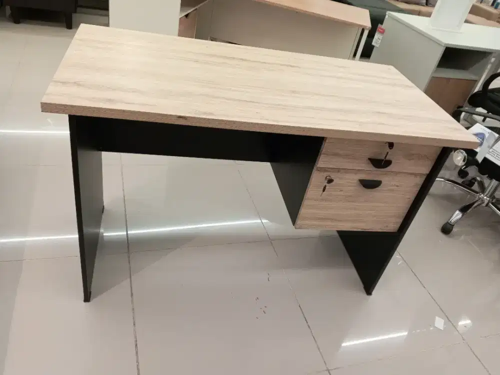 Meja kantor evan selma