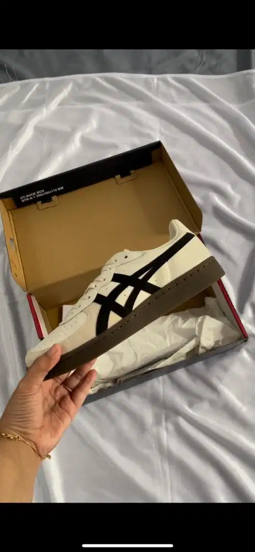 ONITSUKA TIGER GSM
