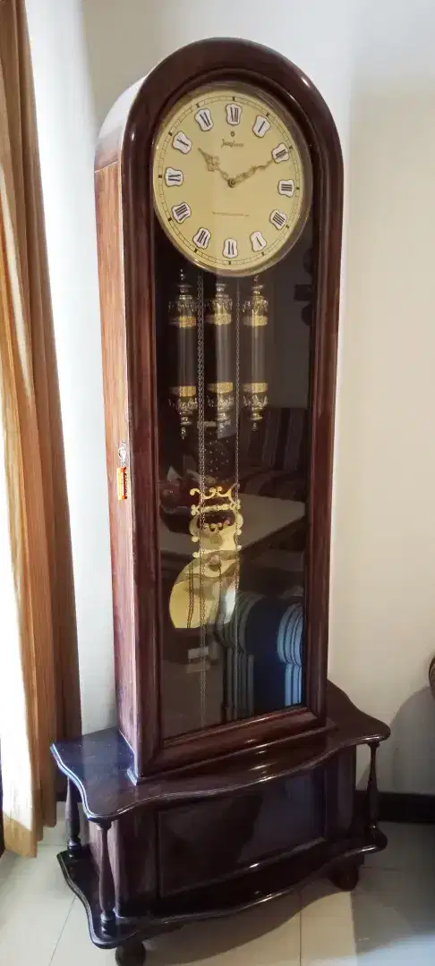 Jam bandul Junghans