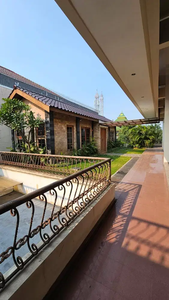 Dijual Rumah Komersial Sangat Bagus Nginden Intan Raya Surabaya Timur