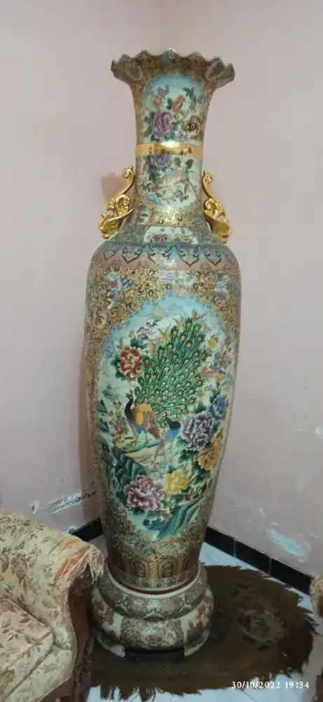 GUCI ANTIK CINA TINGGI 2,5 METER