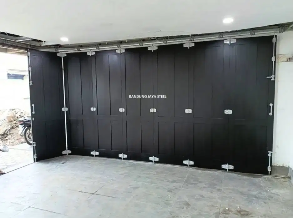 Pintu garasi henderson untuk garasi rumah / ruko, berkualitas