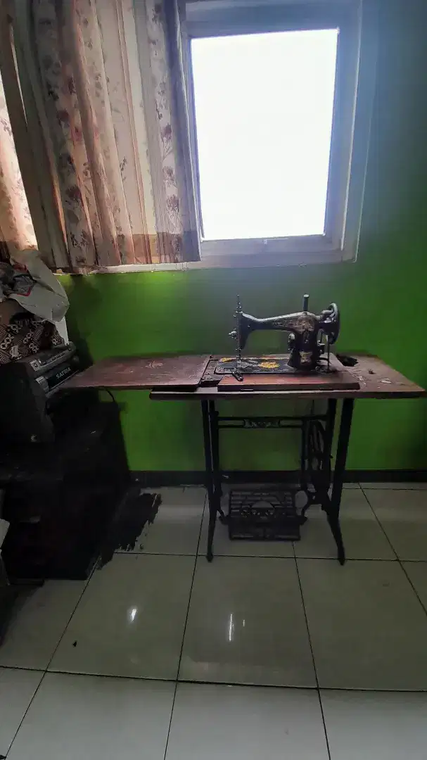 Mesin jahit kecil