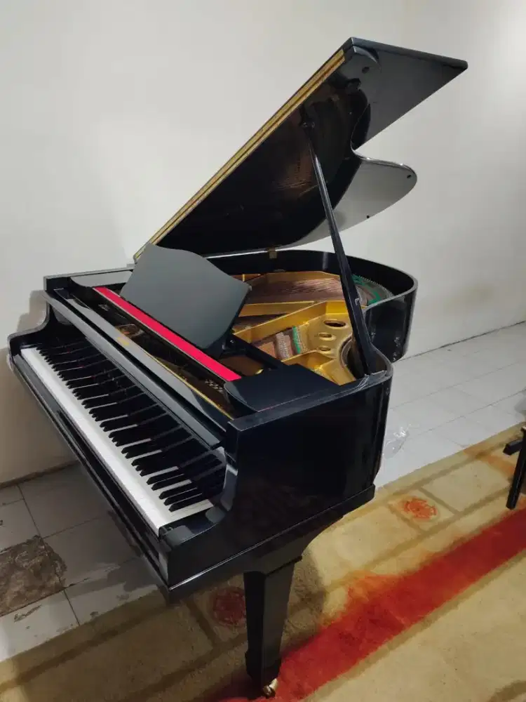 Yamaha G2 Nippon Gakki Grand piano