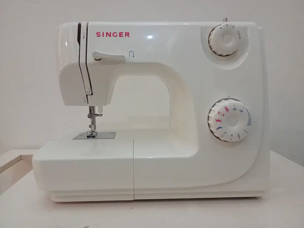 Mesin Jahit SINGER Istimewa