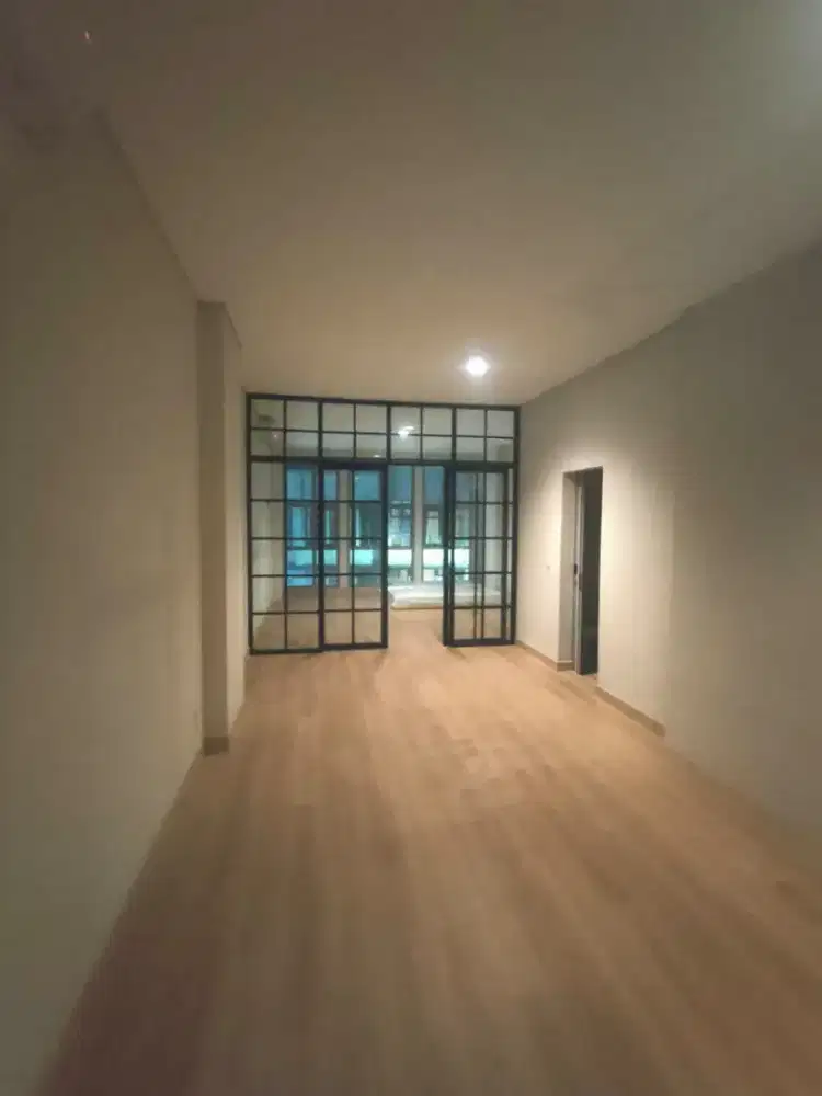 Partisi aluminium kaca