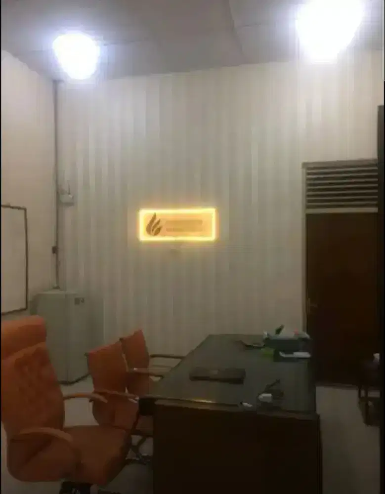 Jasa Cat dan Pasang Wallpaper Vinyl, Stiker & Cat Rumah