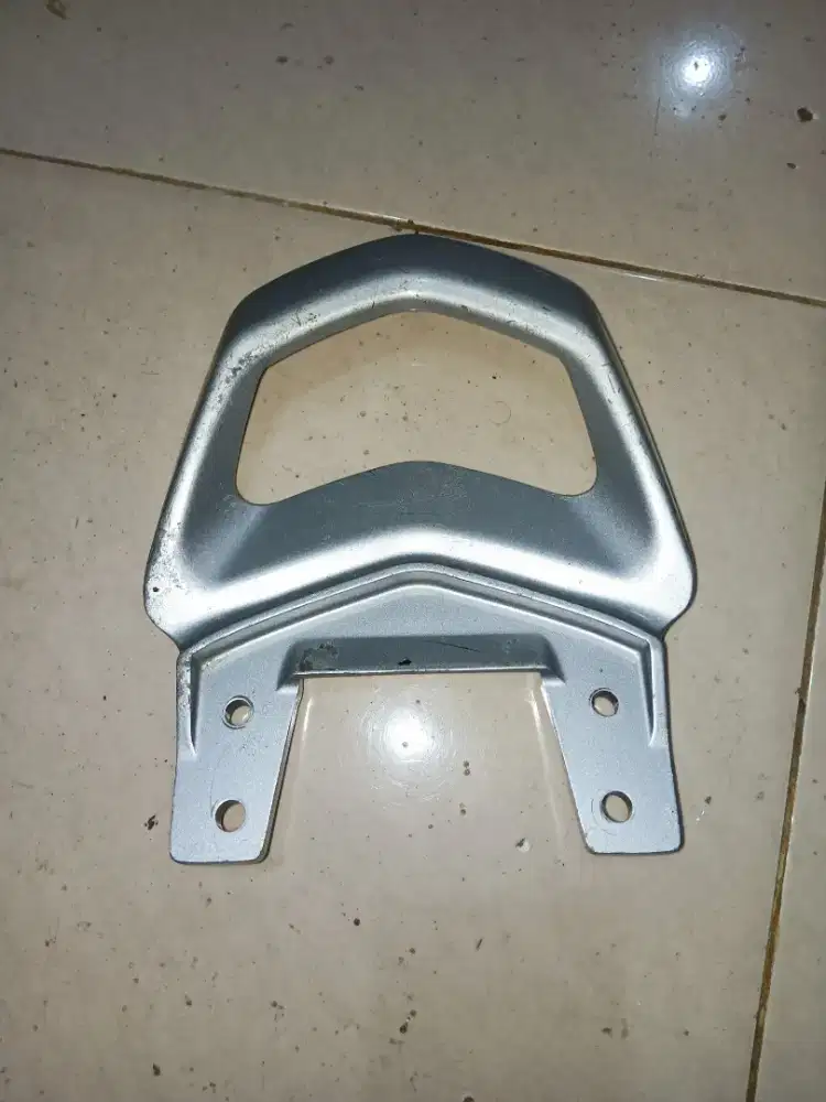 Behel/Rear Grip Vixion