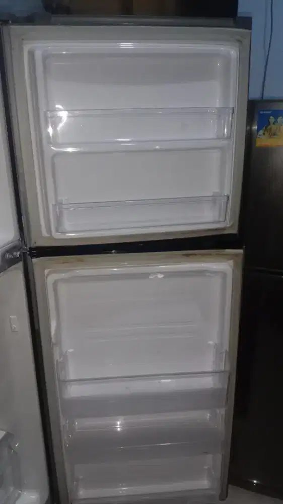 Kulkas 2 pintu merek samsung sudah inverter