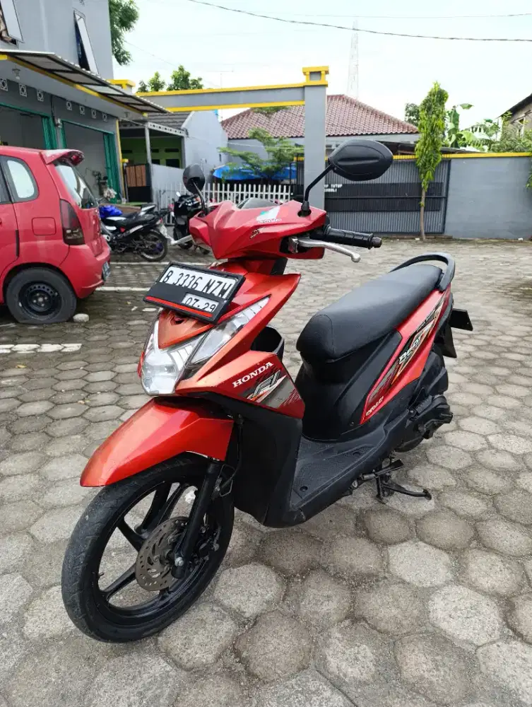 Bissmillah dijual motor Honda beat fi 2014