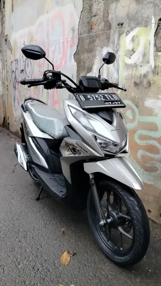 Bissmillah dijual motor Honda beat street 2022