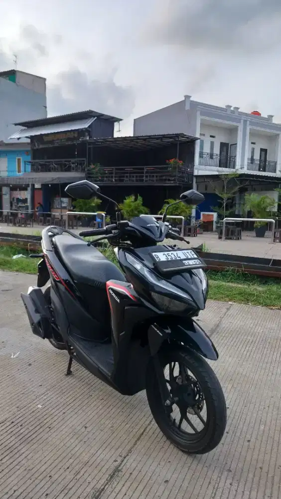Bissmillah dijual motor Honda Vario LED new 125cc 2019