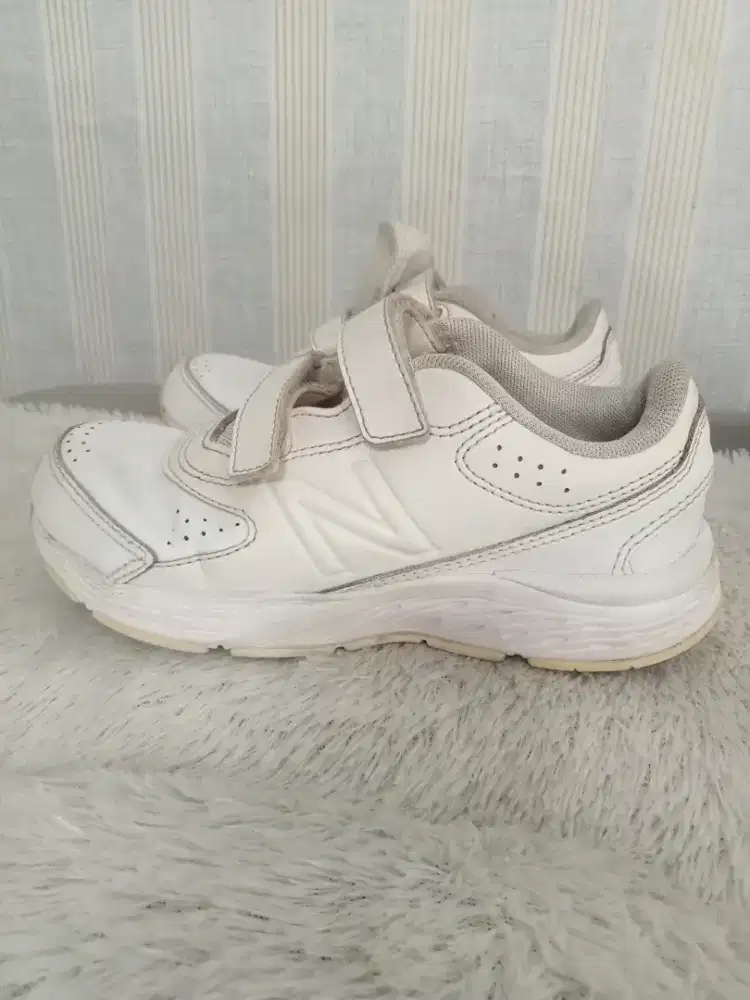 Sepatu New balance size 32