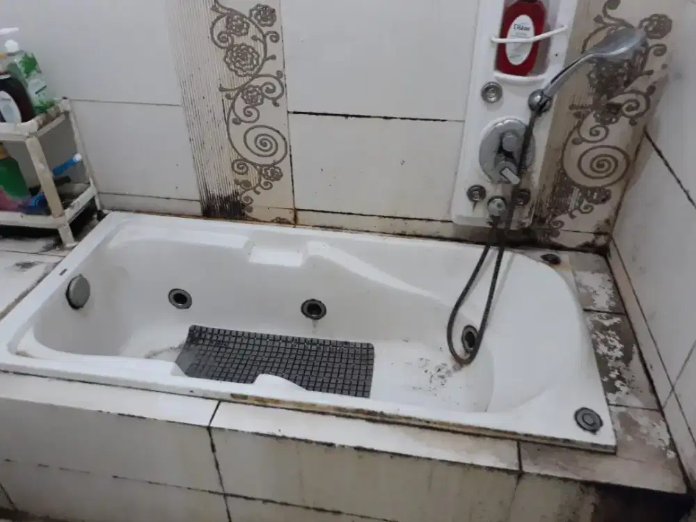 Kami menyediakan jasa deep cleaning dan Daily cleaning