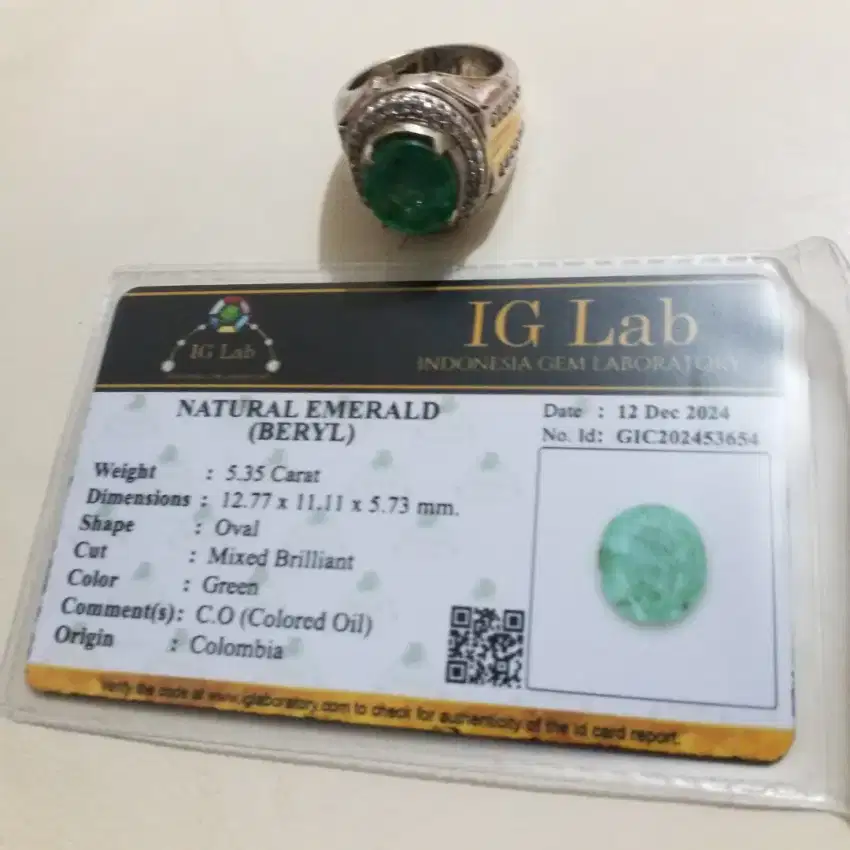 NATURAL EMERALD BERYL (ZAMRUD COLOMBIA) Berat 5,35 Carat + MEMO