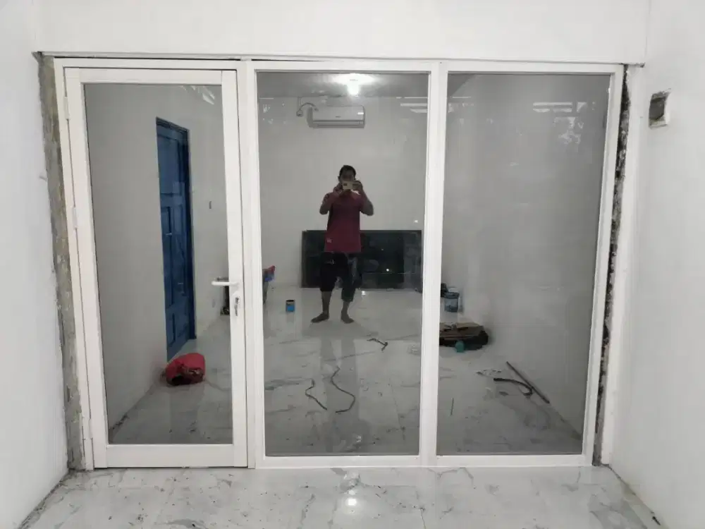 Kusen aluminium Dan kaca