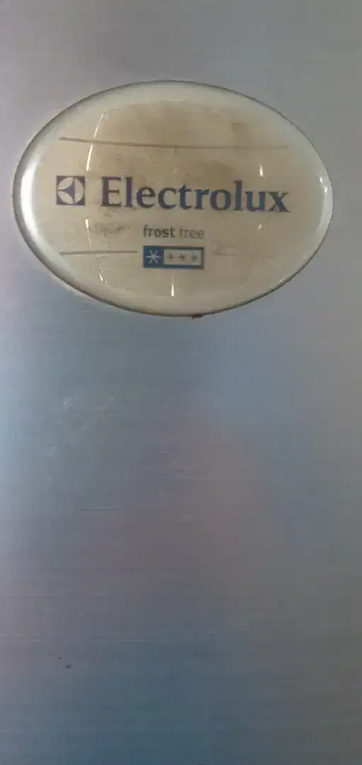 KULKAS 2 PINTU ELECTROLUX