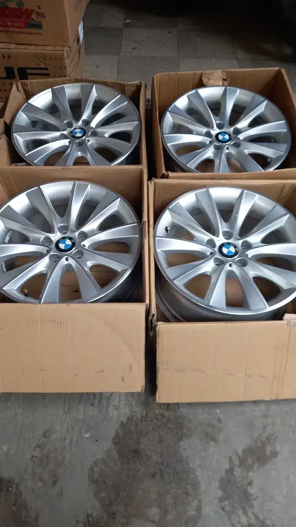 di jual velg bmw seri 7 r18 original lebar 8 rata