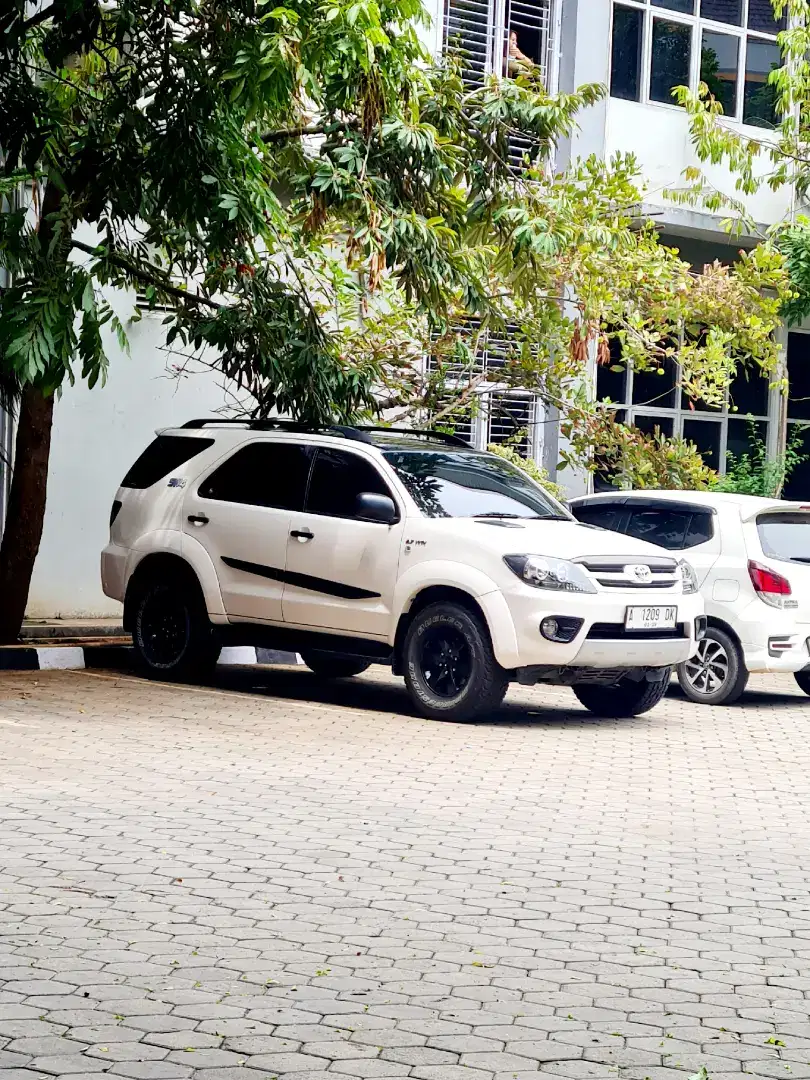 Warna langka Fortuner 2.7 AT 2007