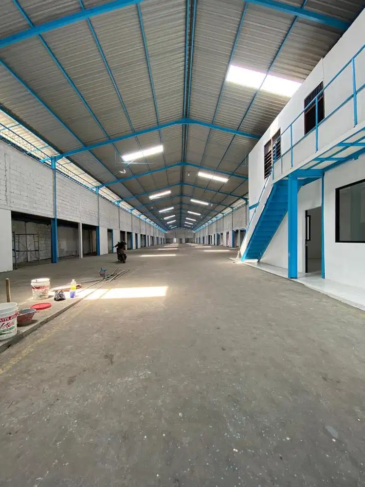 Gudang besar kawasan industri candi gatot subroto / gatsu Semarang