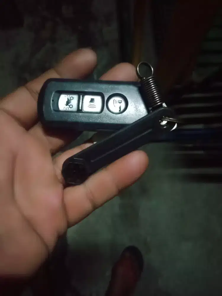 Remote PCX 150 bekas