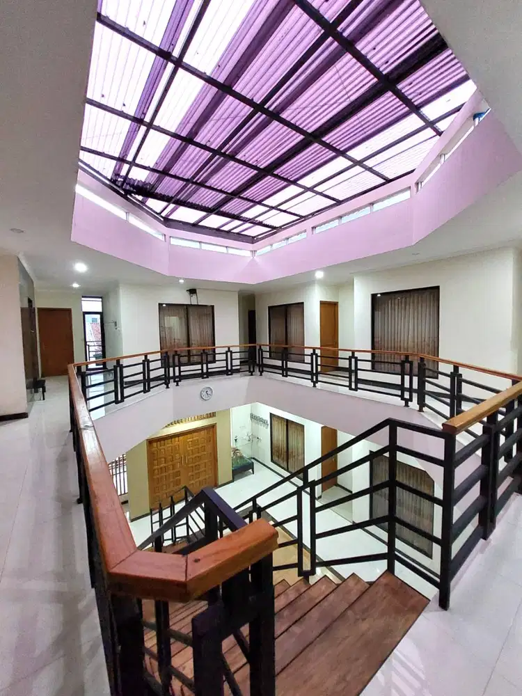 Dijual Kos Eksklusif 3 Lantai Bisa Jalan Kaki ke Kampus UGM