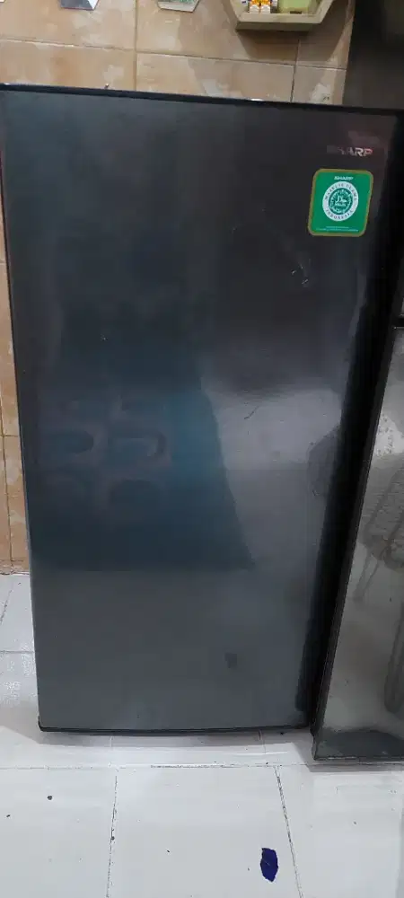 Kulkas/lemari es/lemari pendingin