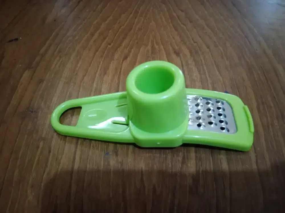 Parutan bawang putih, alat penghancur bawang putih