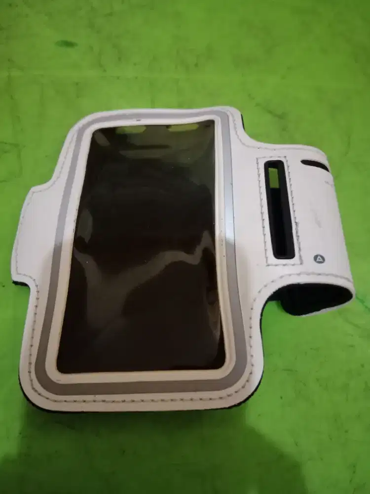 Holder tas lengan handphone untuk olahraga atau jogging