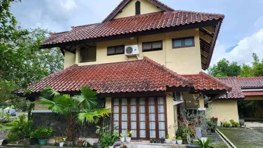 Jual rumah mewah bisa jadi homestay kaliurang