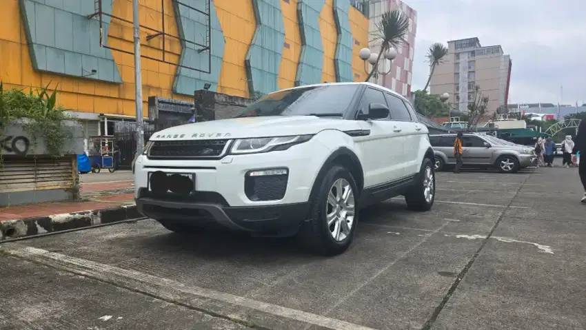 Range Rover Evoque 2.0 Si4 SE Plus Matic Bensin 2017