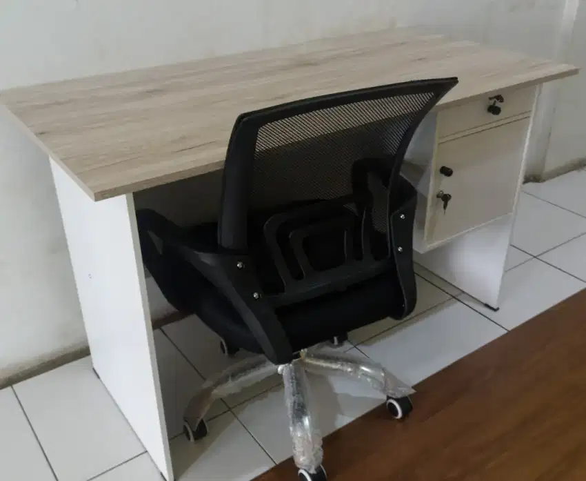 MEJA KERJA / KANTOR + KURSI KERJA / KANTOR COD BARU BEBAS ONGKIR