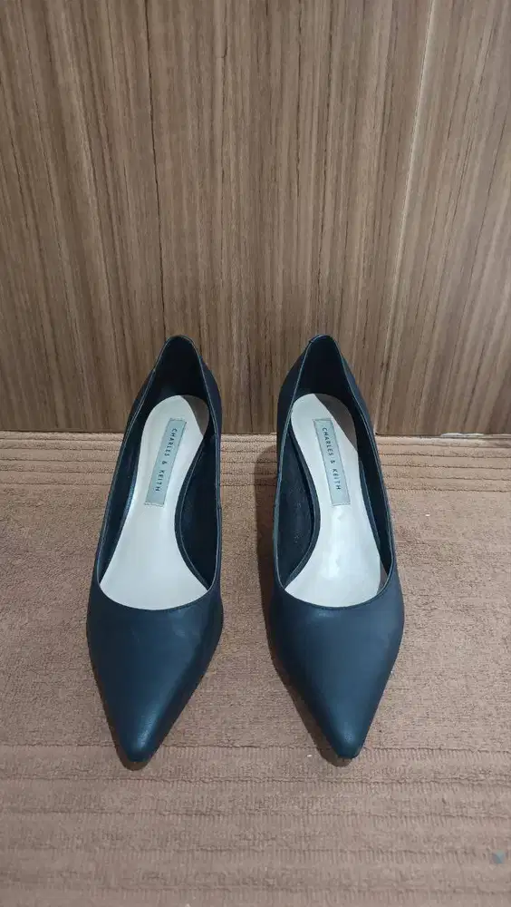 Sepatu High Heels Stiletto Pumps Charles & Keith (Second)