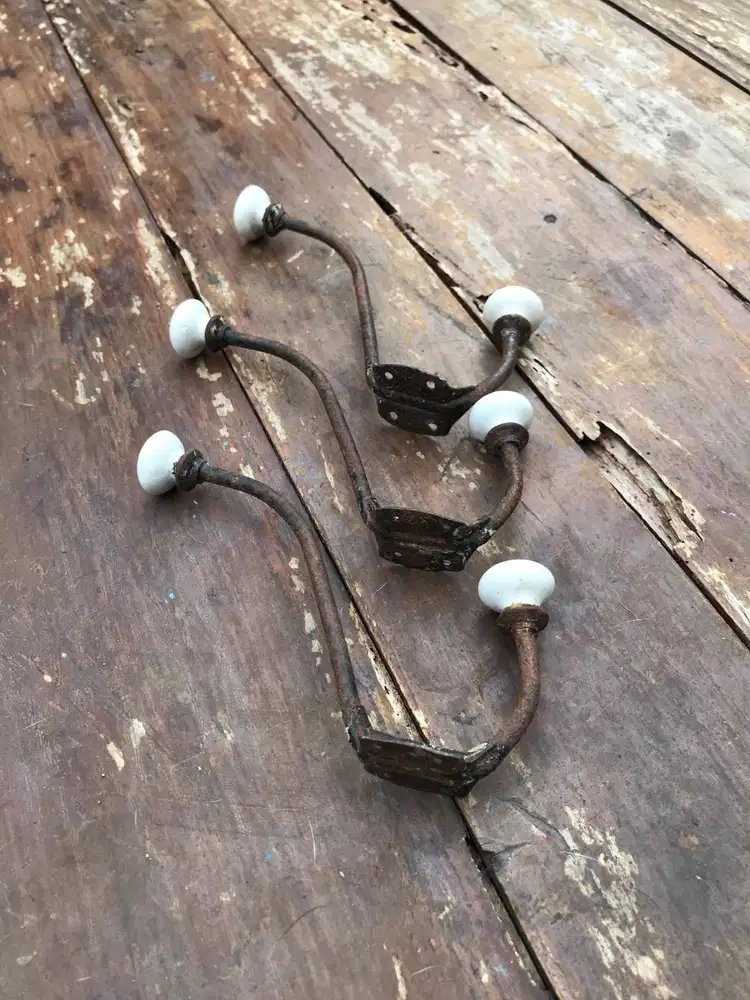 Hook/gantungan keramik kapstok jadul