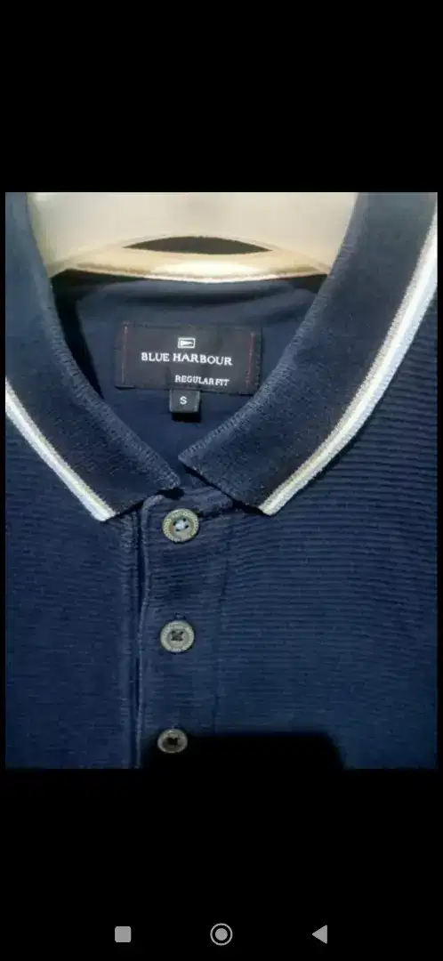 Kaos merek m dan s
