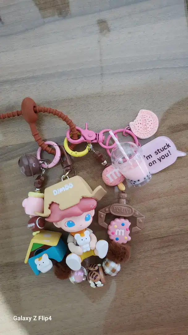 Bag Charm atau Strap Edisi Dimo Pet