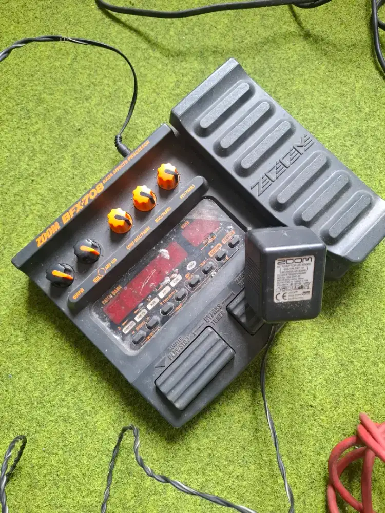 Jua bass efek zoom BFX 708