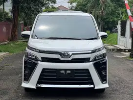 Terawat! Toyota Voxy 2.0 AT 2019