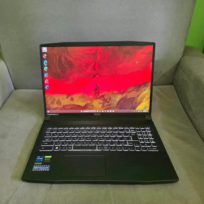 MSI Core i7 GEN12 RTX A1000 4GB RAM 16GB Layar IPS 2K lain rog
